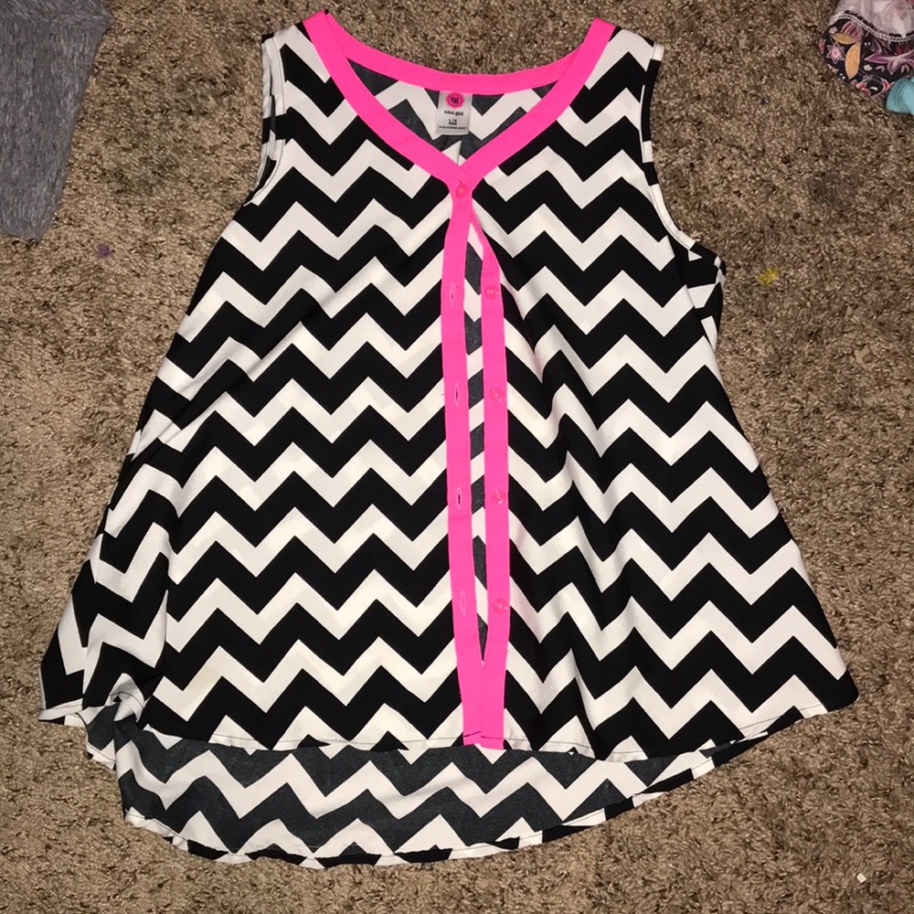 Black and white chevron tank/shirt